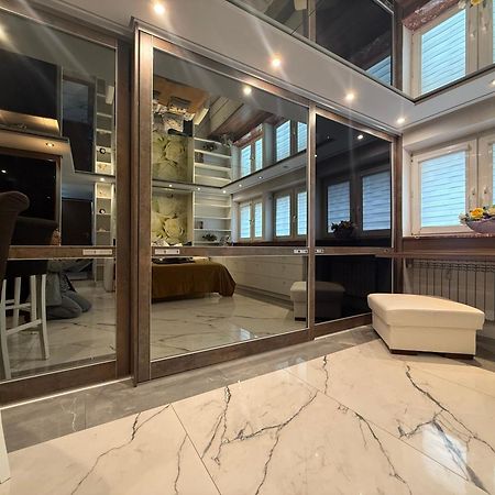 Deluxury Mirror Apartament Centrum Warsaw Ngoại thất bức ảnh