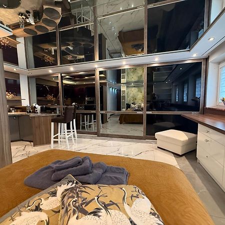 Deluxury Mirror Apartament Centrum Warsaw Ngoại thất bức ảnh