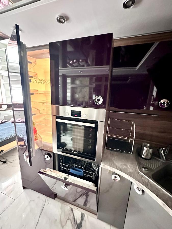 Deluxury Mirror Apartament Centrum Warsaw Ngoại thất bức ảnh