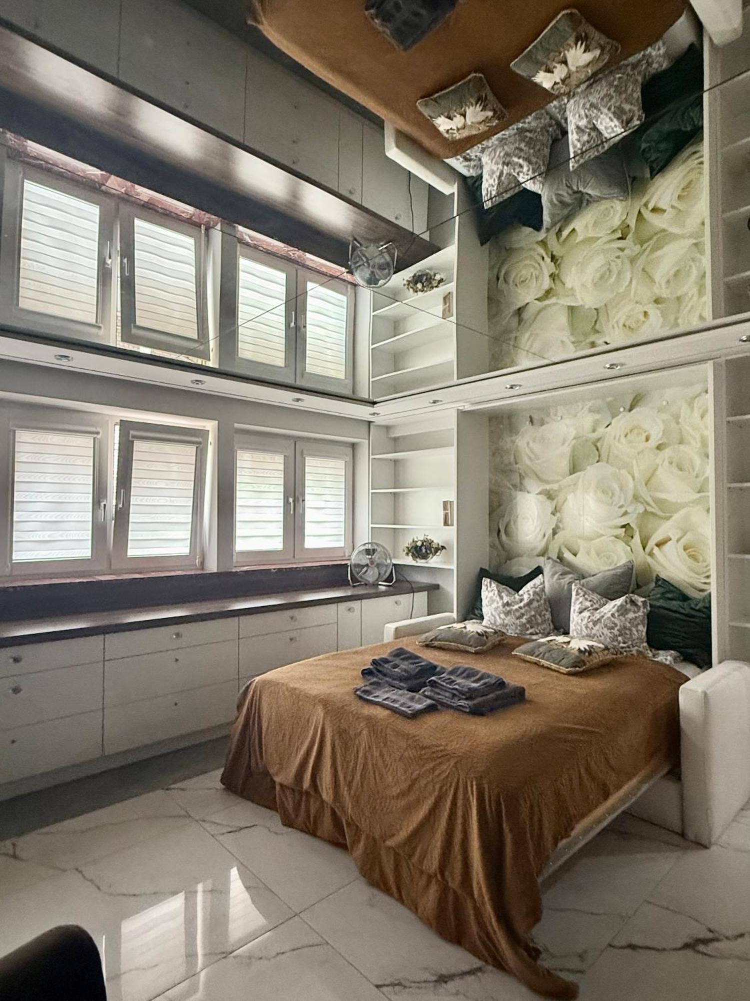 Deluxury Mirror Apartament Centrum Warsaw Ngoại thất bức ảnh