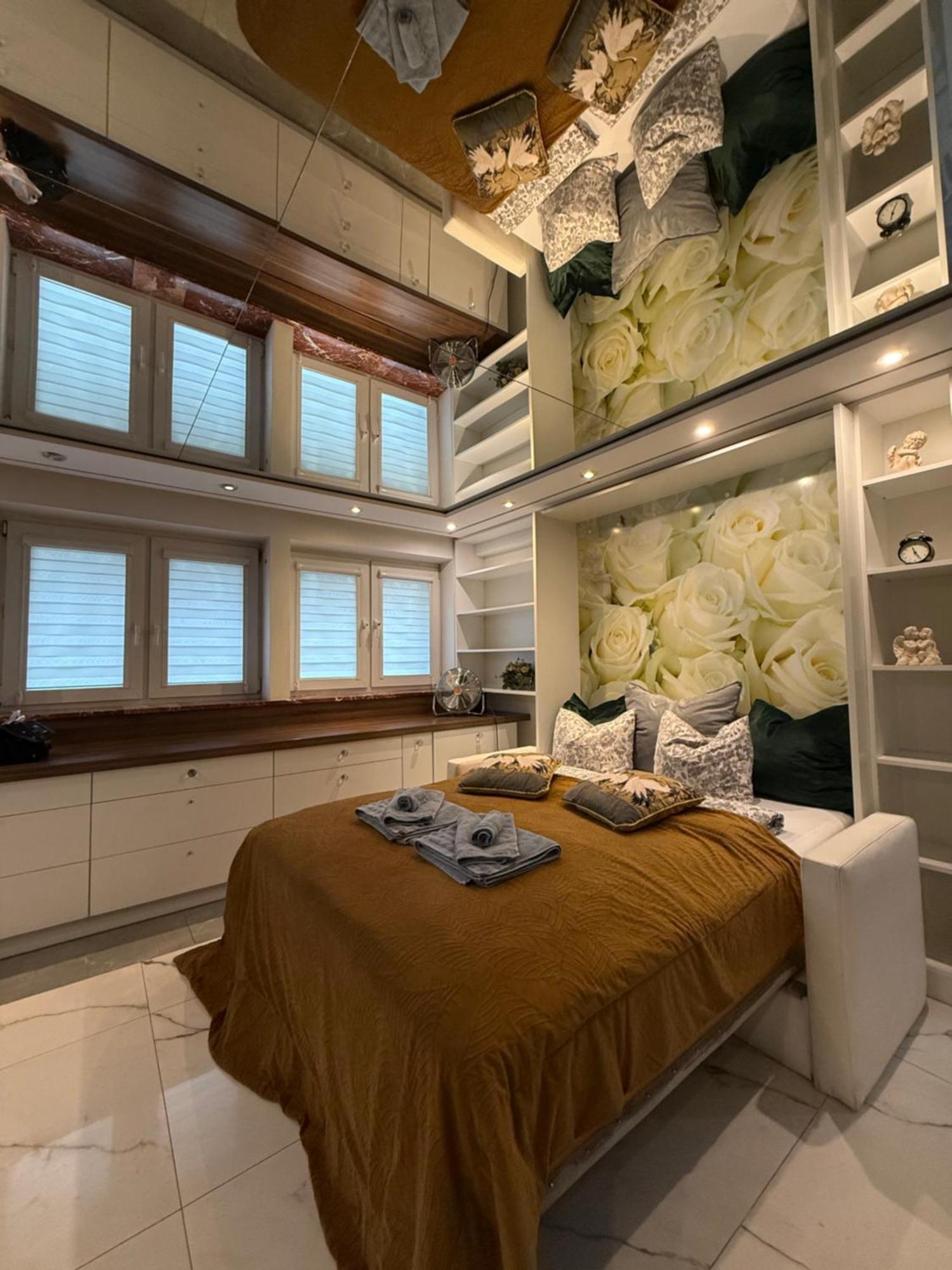Deluxury Mirror Apartament Centrum Warsaw Ngoại thất bức ảnh