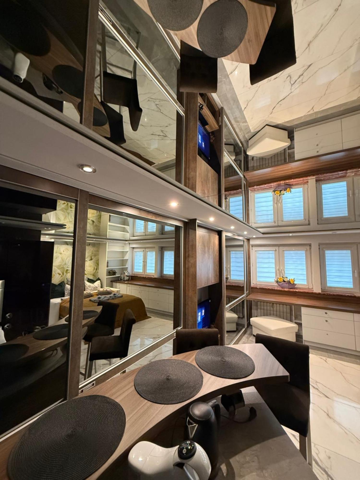 Deluxury Mirror Apartament Centrum Warsaw Ngoại thất bức ảnh