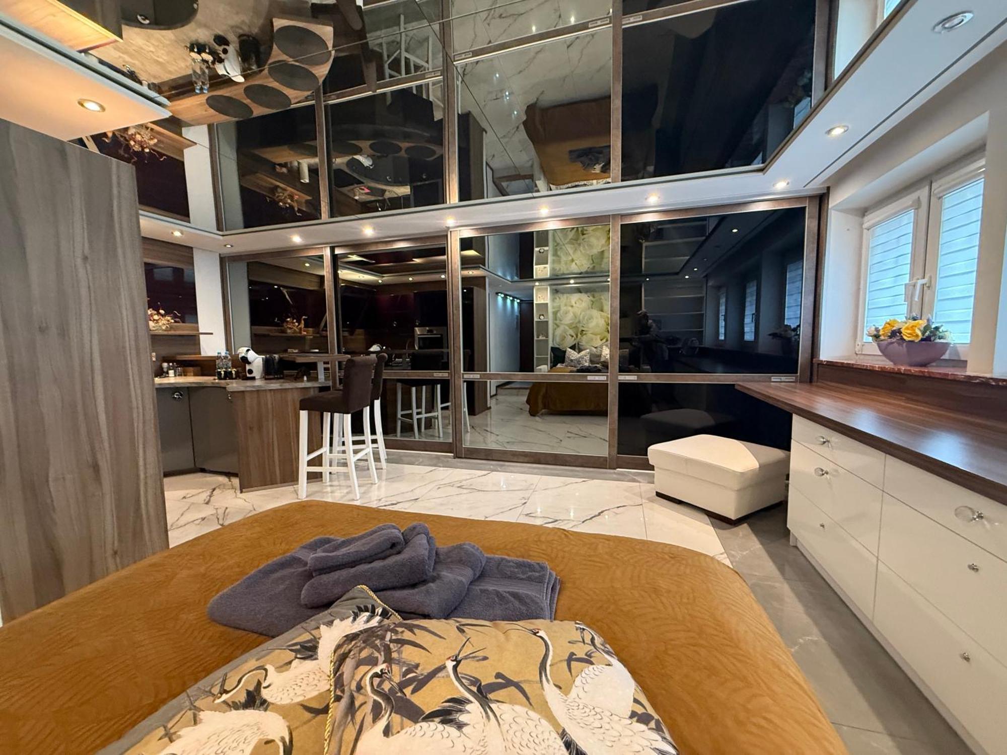 Deluxury Mirror Apartament Centrum Warsaw Ngoại thất bức ảnh